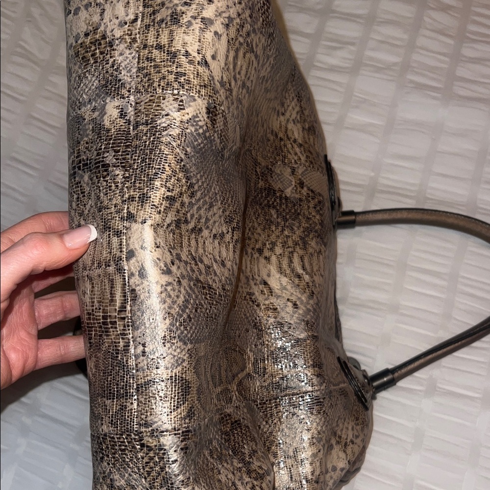 COACH Elegant Snakeskin Patterned Women's Bag - Picture 5 of 6